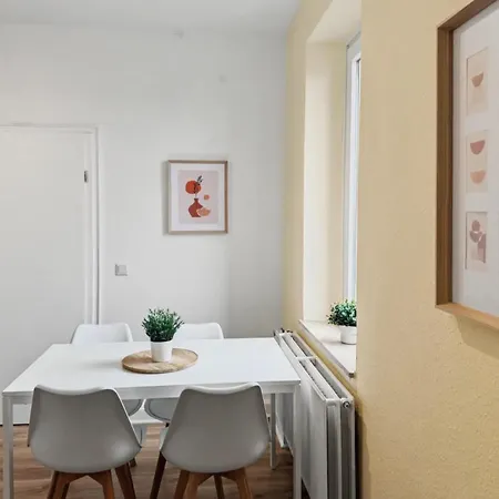 Lejlighed Modernes Ruhiges City-apartment Mönchengladbach